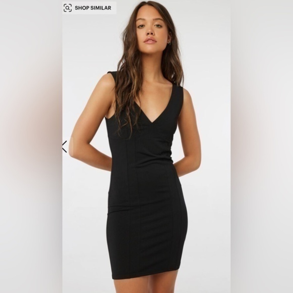BCBG Deep Plunge sexy Cocktail or wedding Dress size 4